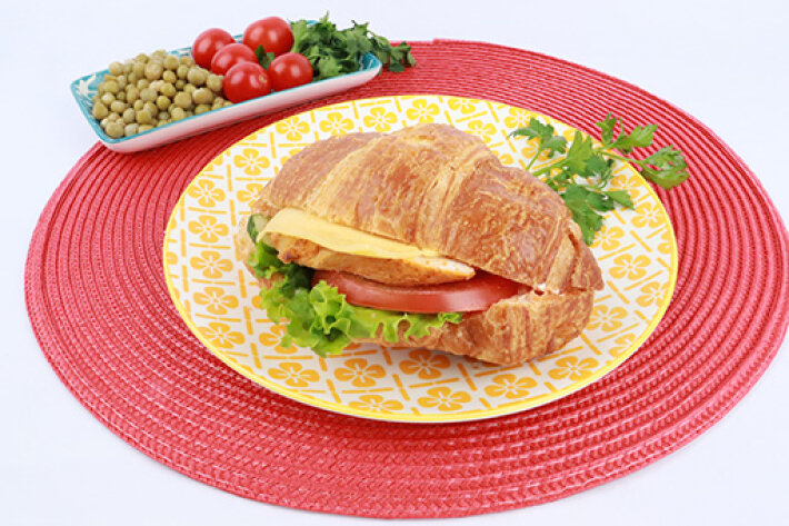 СЭНДВИЧ КРУАССАН С КУРИЦЕЙ ШТ