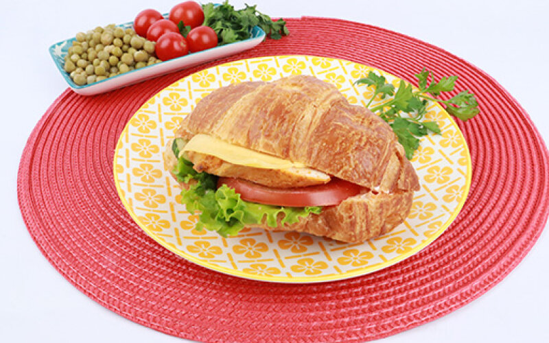 СЭНДВИЧ КРУАССАН С КУРИЦЕЙ ШТ