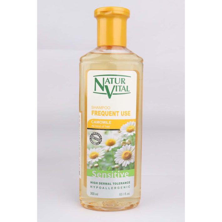Шампунь Naturvital для всех тип волос экстракт ромашки для частого использования  300 мл